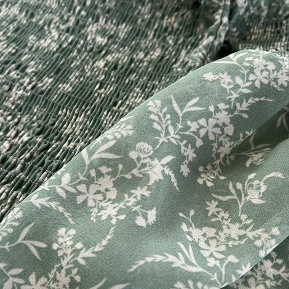 Windsor Green Off Shoulder Puff Blouse - Picture 3 of 4